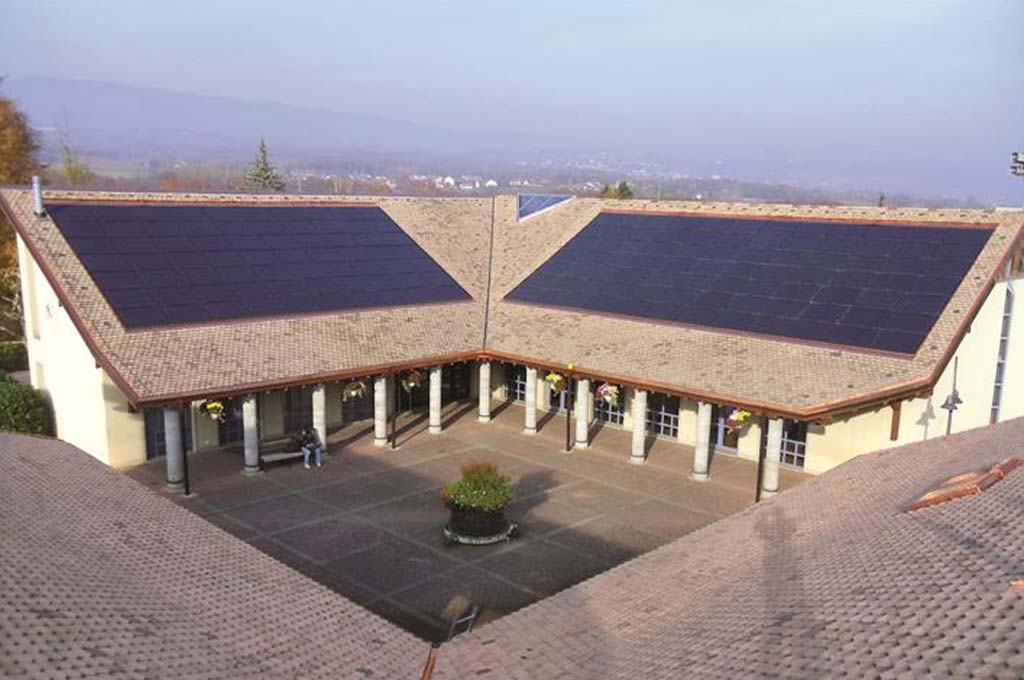 batiment-administratif-duillier Bâtiment administratif de Duillier avec panneau photovoltaïque